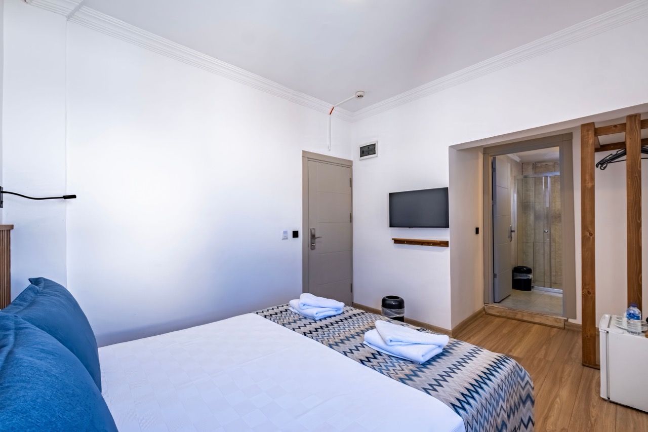 Superior Room, Pool View